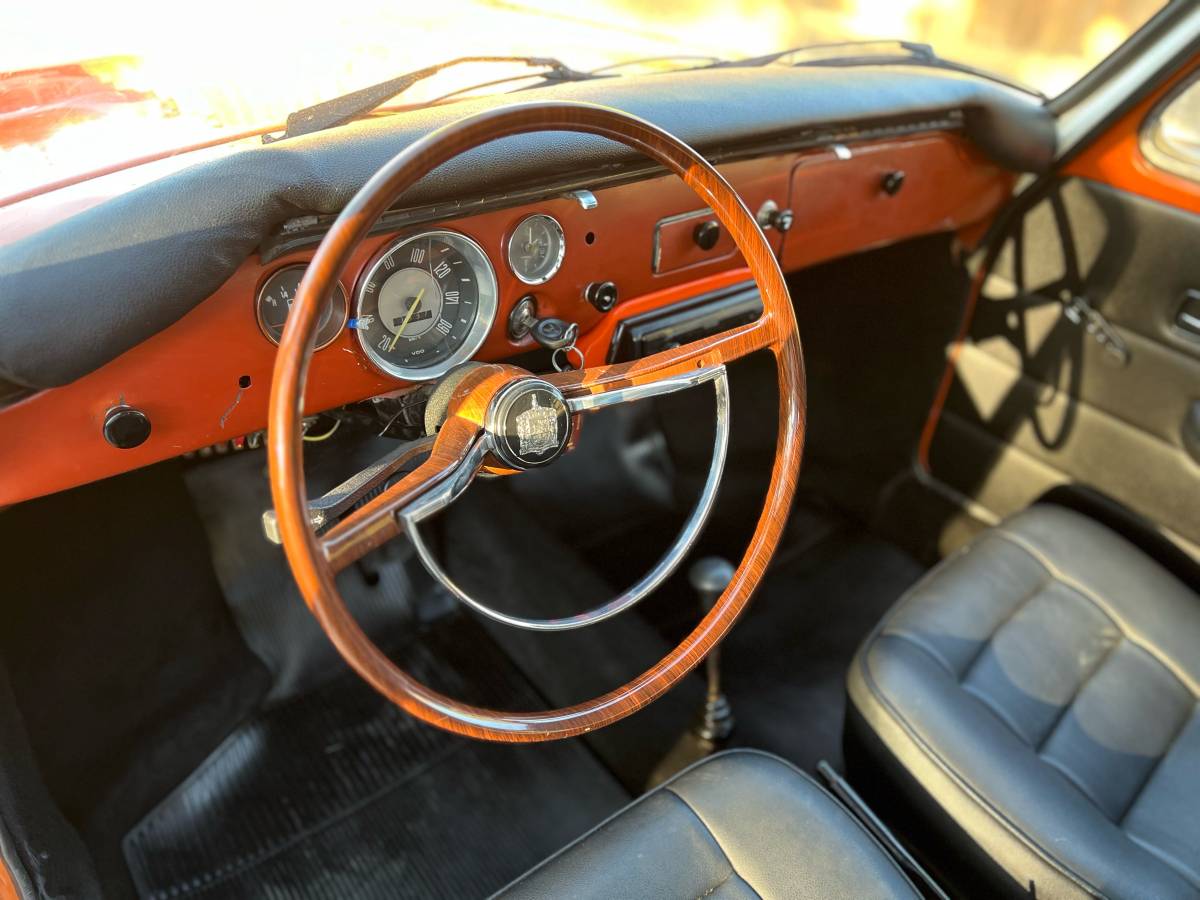 Volkswagen-1974-orange-3