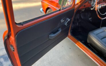 Volkswagen-1974-orange-4