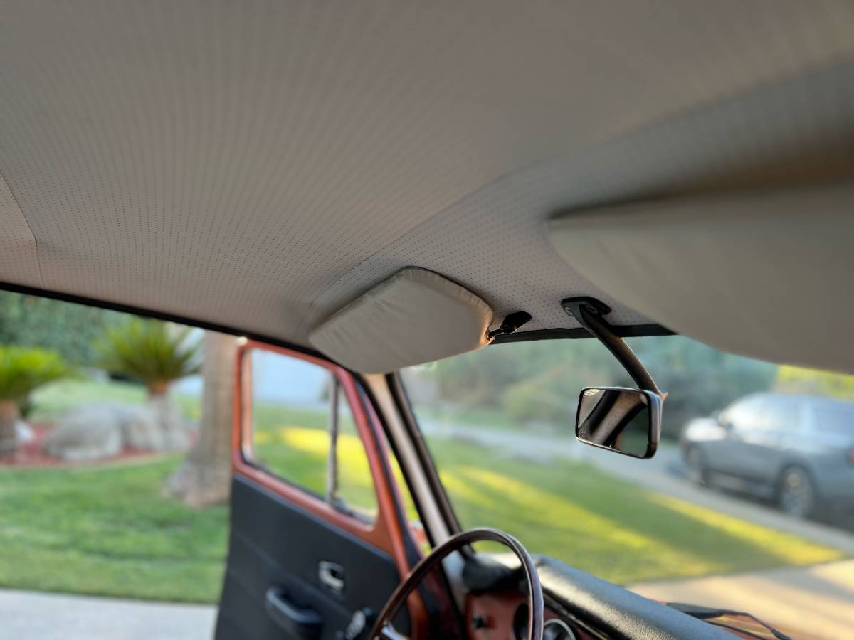 Volkswagen-1974-orange-7