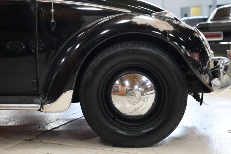 Volkswagen-Beetle-1958-Black-Red-17