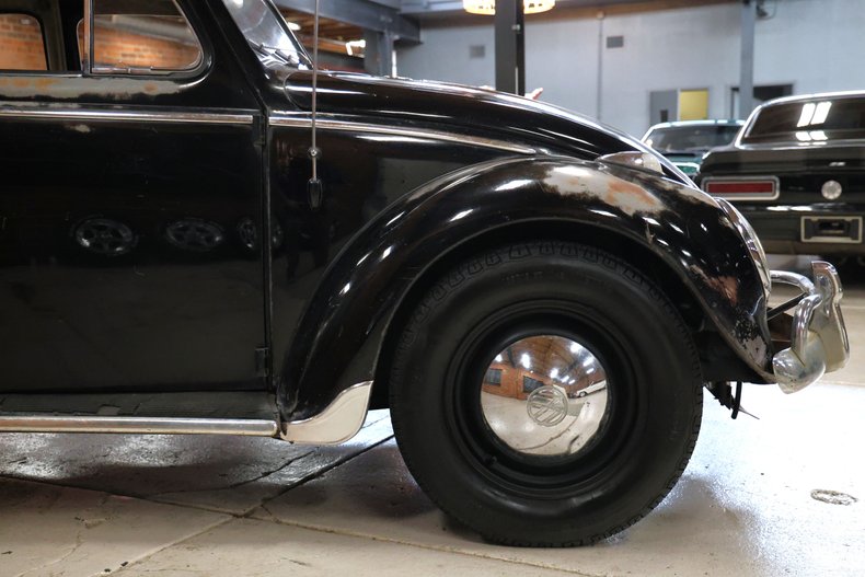 Volkswagen-Beetle-1958-Black-Red-18