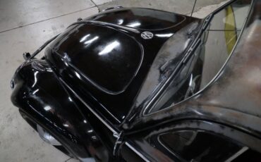 Volkswagen-Beetle-1958-Black-Red-2