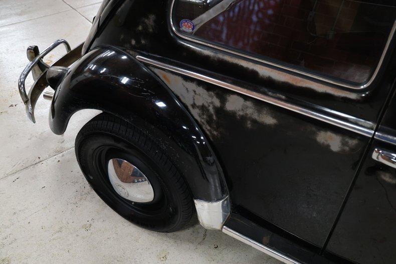 Volkswagen-Beetle-1958-Black-Red-20