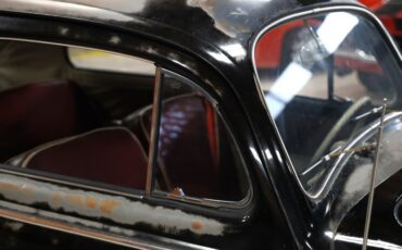 Volkswagen-Beetle-1958-Black-Red-21