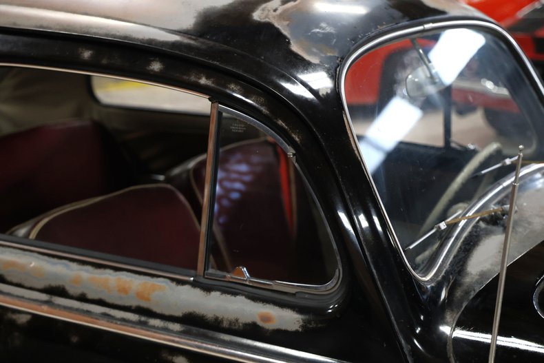 Volkswagen-Beetle-1958-Black-Red-21