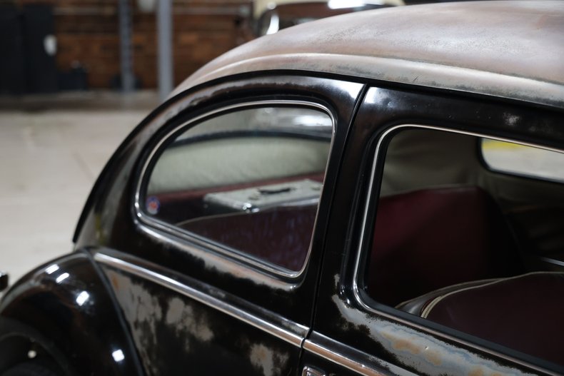 Volkswagen-Beetle-1958-Black-Red-22