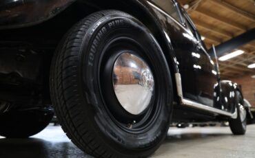 Volkswagen-Beetle-1958-Black-Red-26