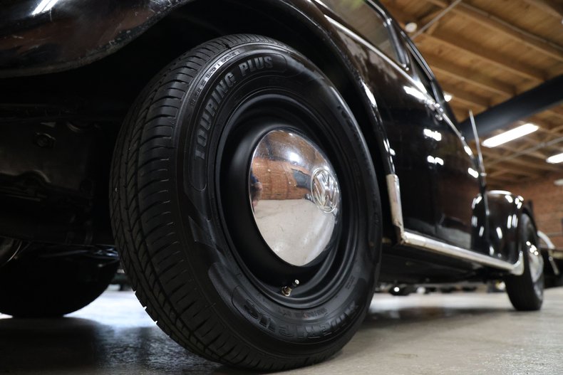Volkswagen-Beetle-1958-Black-Red-26
