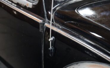 Volkswagen-Beetle-1958-Black-Red-3