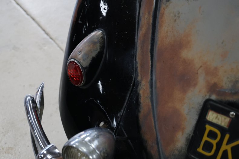 Volkswagen-Beetle-1958-Black-Red-34