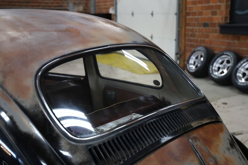 Volkswagen-Beetle-1958-Black-Red-39