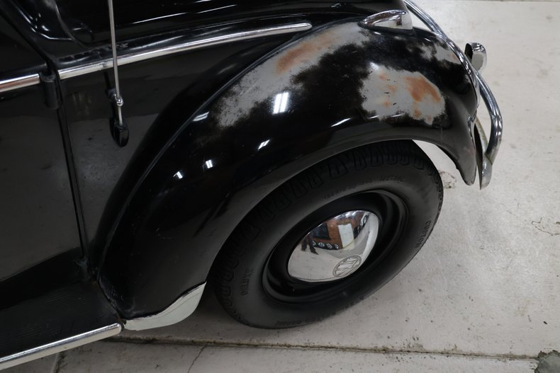 Volkswagen-Beetle-1958-Black-Red-4
