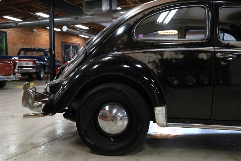 Volkswagen-Beetle-1958-Black-Red-44