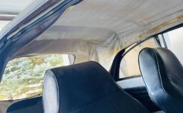 Volkswagen-Beetle-1968-WhiteBlack-Top-1