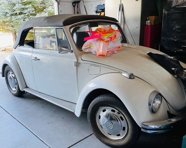 Volkswagen-Beetle-1968-WhiteBlack-Top