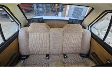 Volkswagen-Jetta-1982-White-Tan-14
