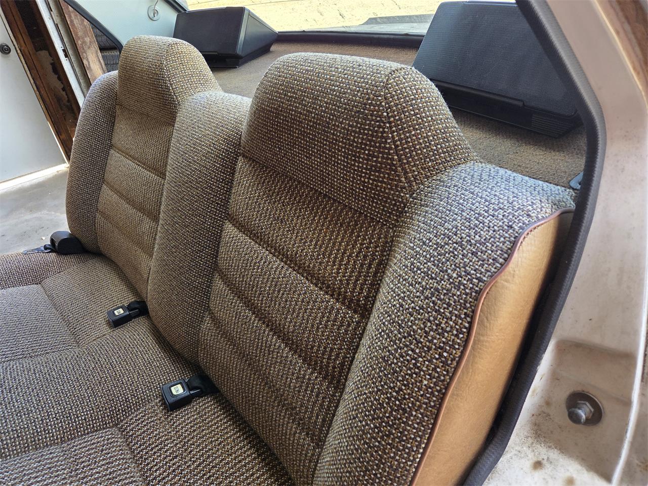 Volkswagen-Jetta-1982-White-Tan-15