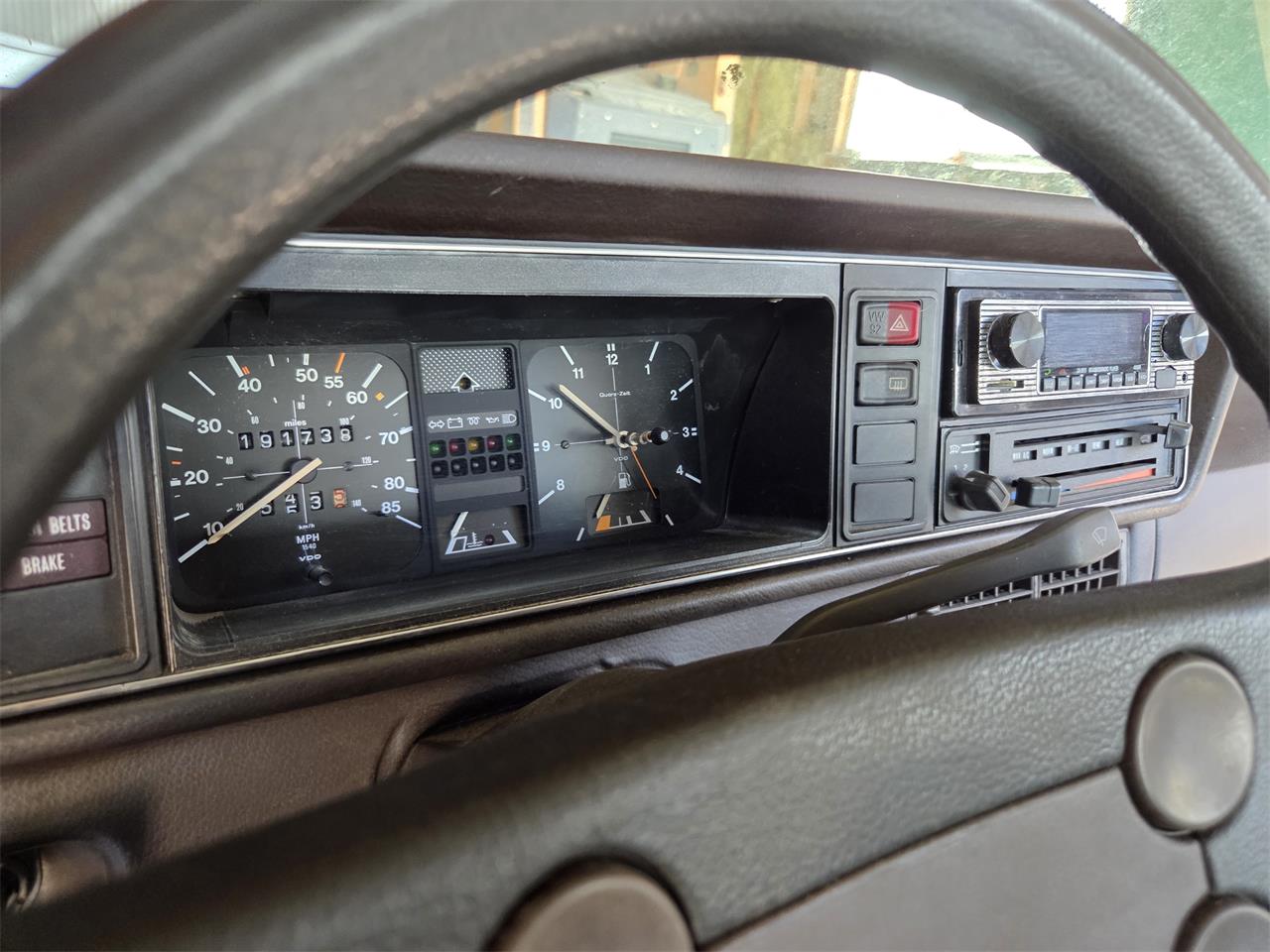 Volkswagen-Jetta-1982-White-Tan-22
