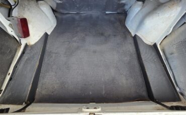 Volkswagen-Jetta-1982-White-Tan-29