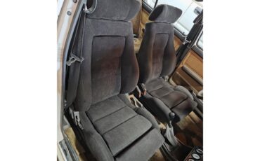 Volkswagen-Jetta-1982-White-Tan-32