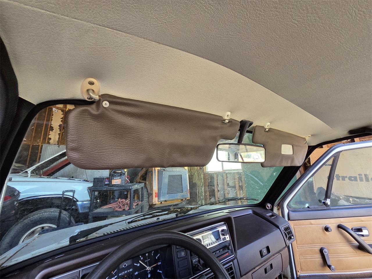 Volkswagen-Jetta-1982-White-Tan-4