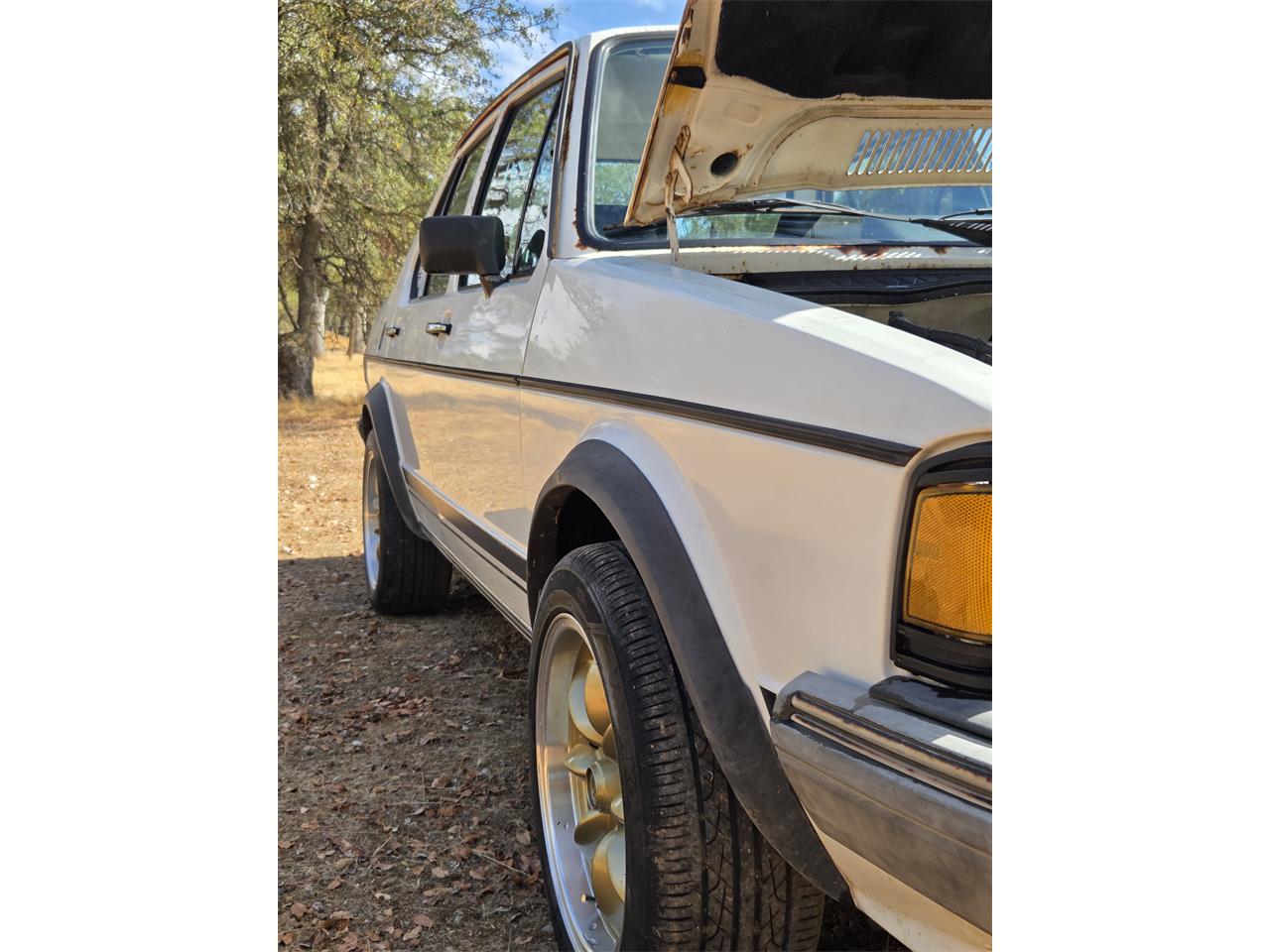 Volkswagen-Jetta-1982-White-Tan-7