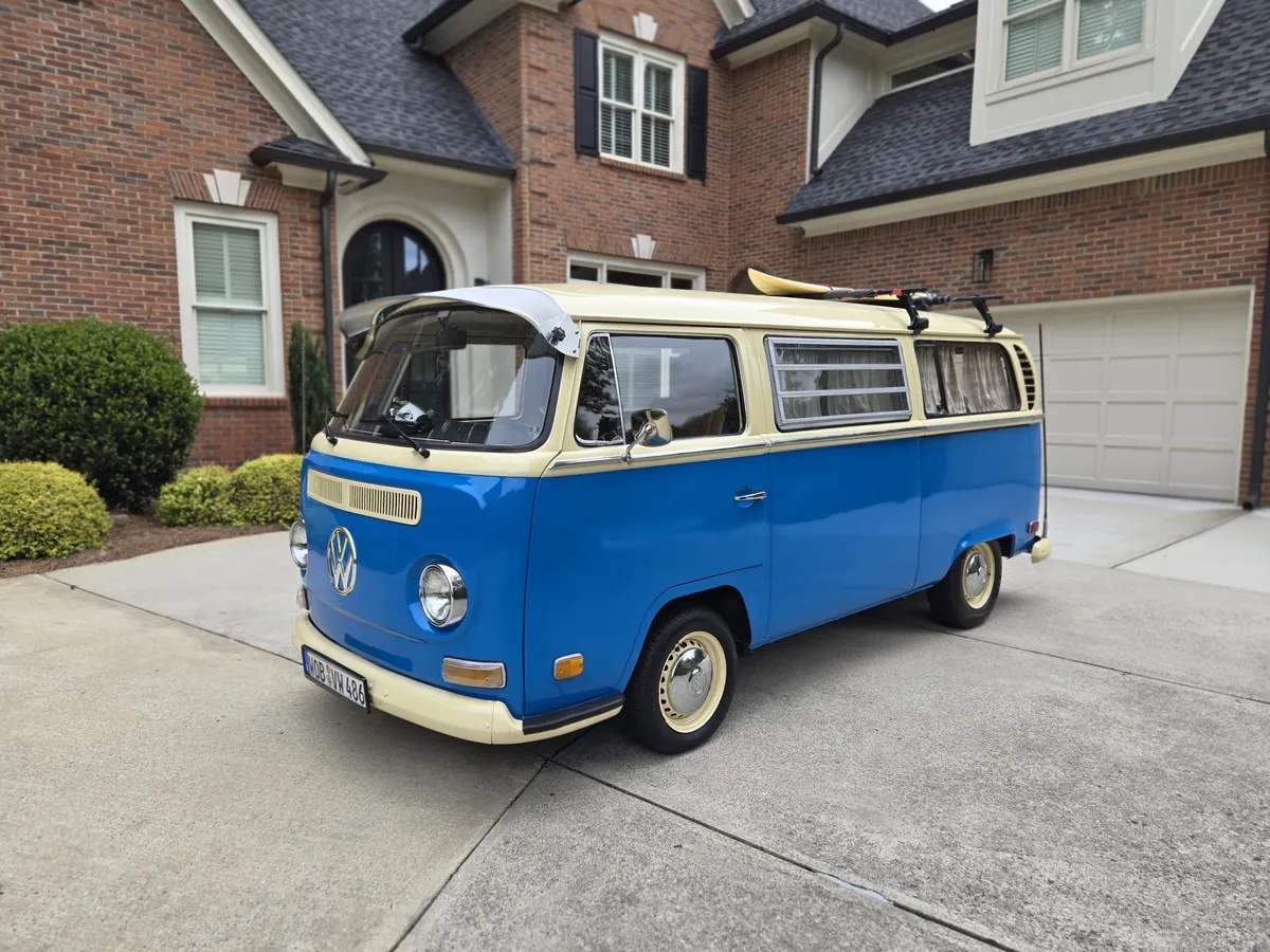 Volkswagen-Kombi-1971-Blue-Tan-1