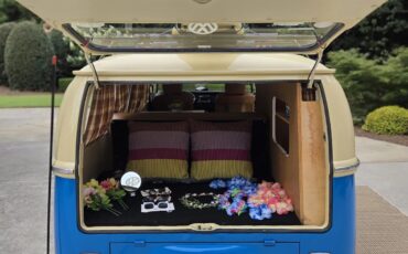 Volkswagen-Kombi-1971-Blue-Tan-14