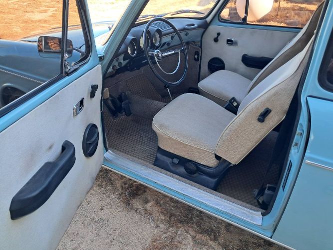 Volkswagen-Squareback-1971-Blue-11