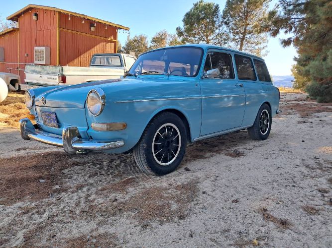 Volkswagen-Squareback-1971-Blue