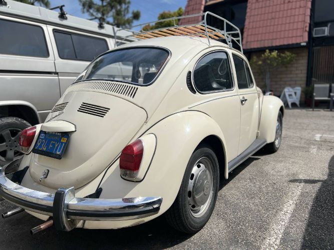 Volkswagen-Super-beetle-1972-7