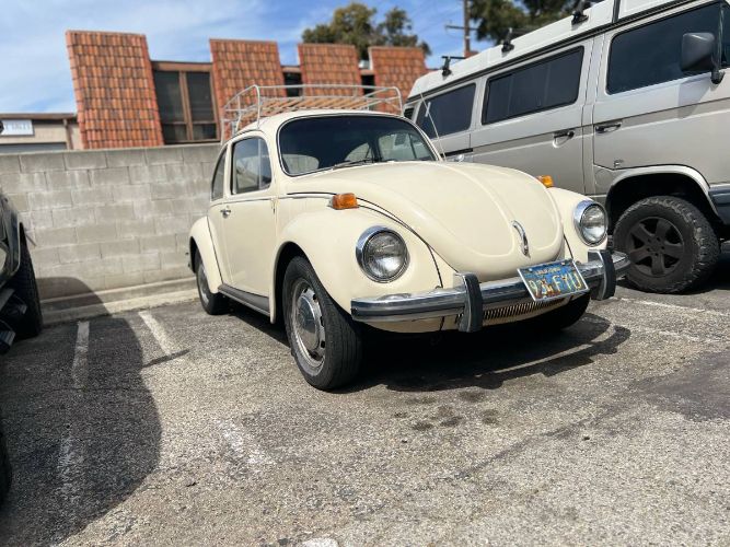 Volkswagen-Super-beetle-1972-8