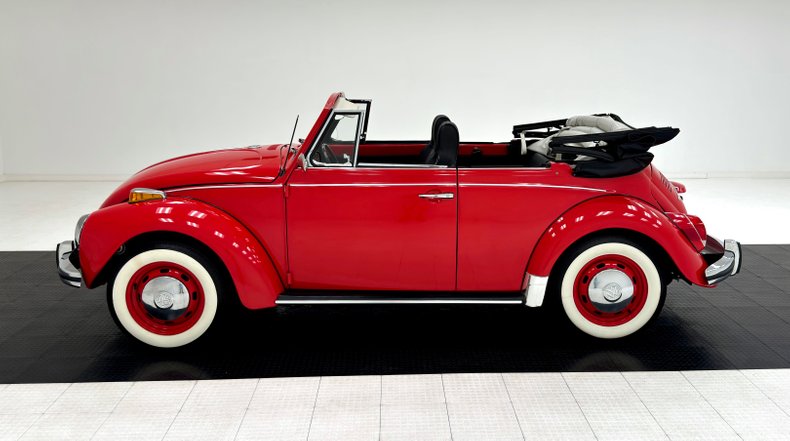 Volkswagen-Super-beetle-1972-Kansas-Red-Black-1
