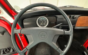 Volkswagen-Super-beetle-1972-Kansas-Red-Black-49
