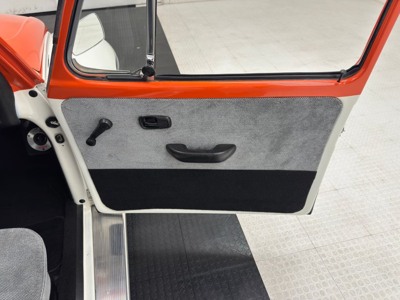 Volkswagen-Super-beetle-1972-Orange-Gray-29