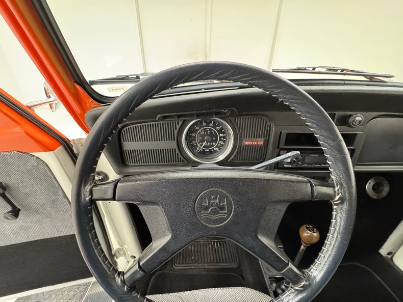 Volkswagen-Super-beetle-1972-Orange-Gray-36