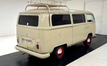 Volkswagen-Type-2-1969-Savannah-Beige-Brown-10