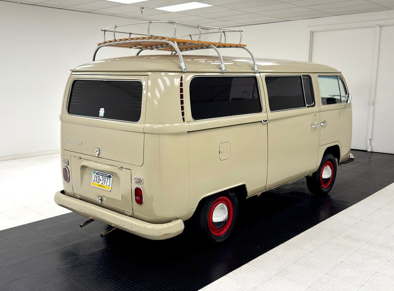 Volkswagen-Type-2-1969-Savannah-Beige-Brown-10
