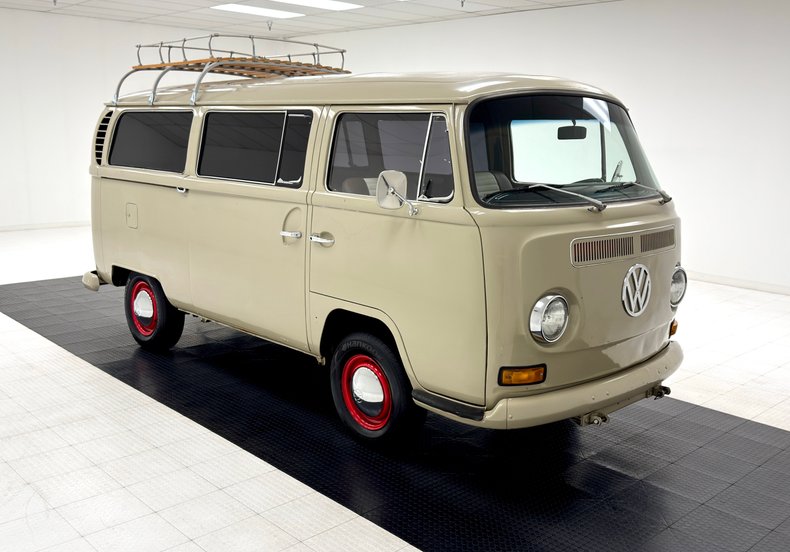 Volkswagen-Type-2-1969-Savannah-Beige-Brown-12