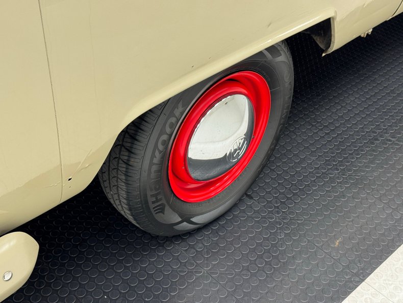 Volkswagen-Type-2-1969-Savannah-Beige-Brown-23