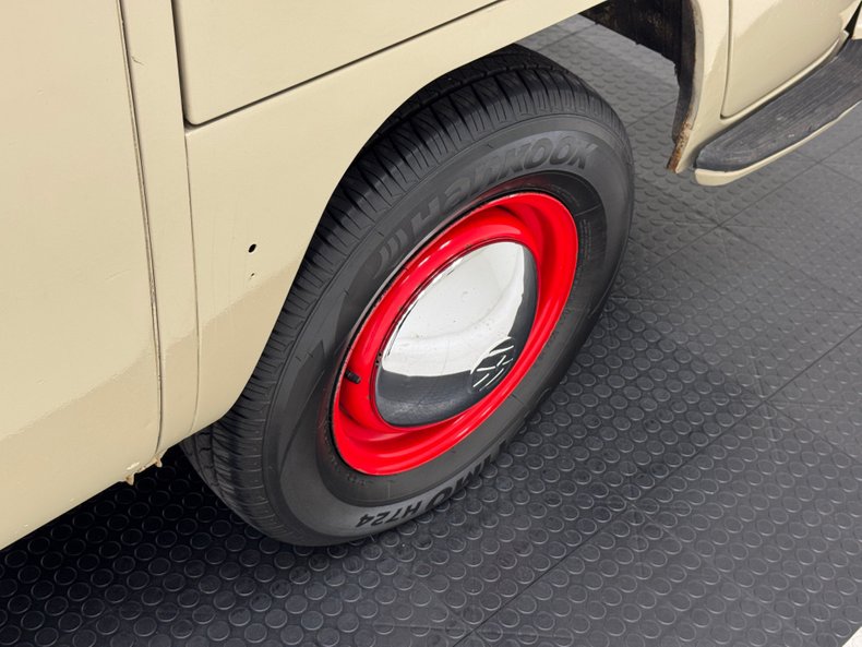 Volkswagen-Type-2-1969-Savannah-Beige-Brown-25