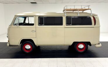 Volkswagen-Type-2-1969-Savannah-Beige-Brown