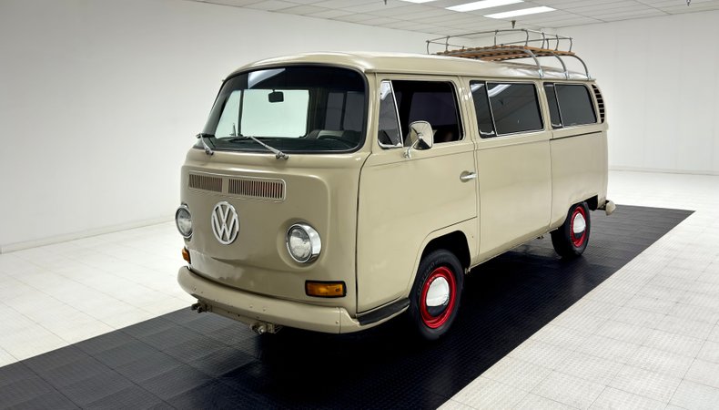 Volkswagen-Type-2-1969-Savannah-Beige-Brown-7