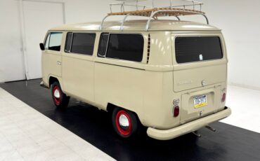 Volkswagen-Type-2-1969-Savannah-Beige-Brown-8