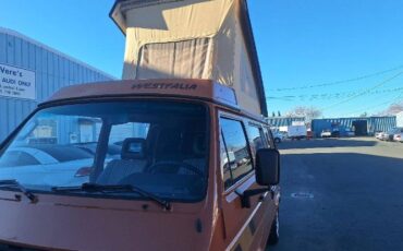 Volkswagen-Vanagon-1983-10