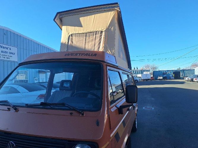 Volkswagen-Vanagon-1983-10