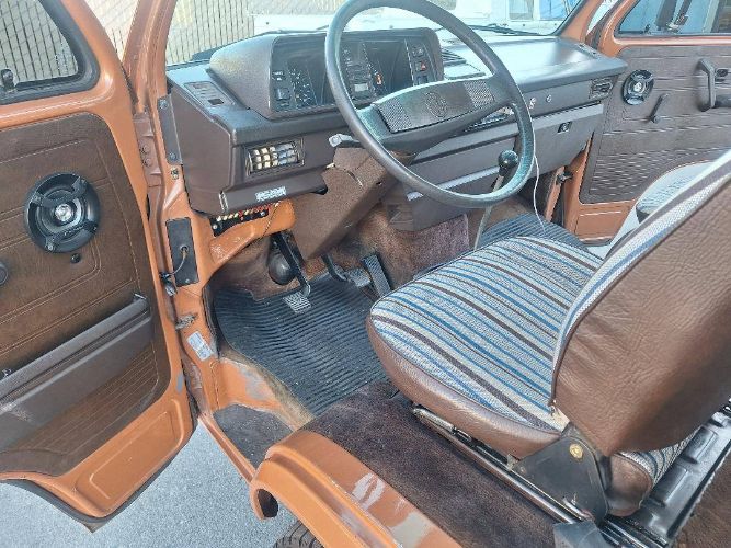 Volkswagen-Vanagon-1983-11