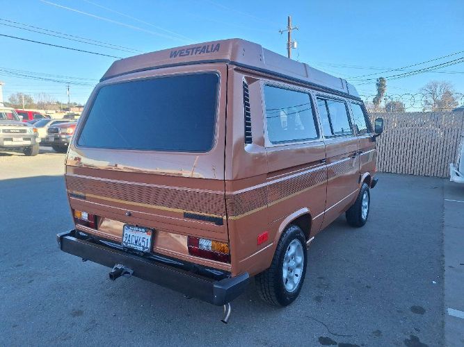 Volkswagen-Vanagon-1983-16
