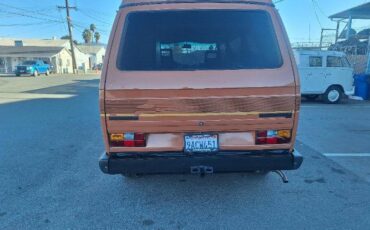 Volkswagen-Vanagon-1983-17