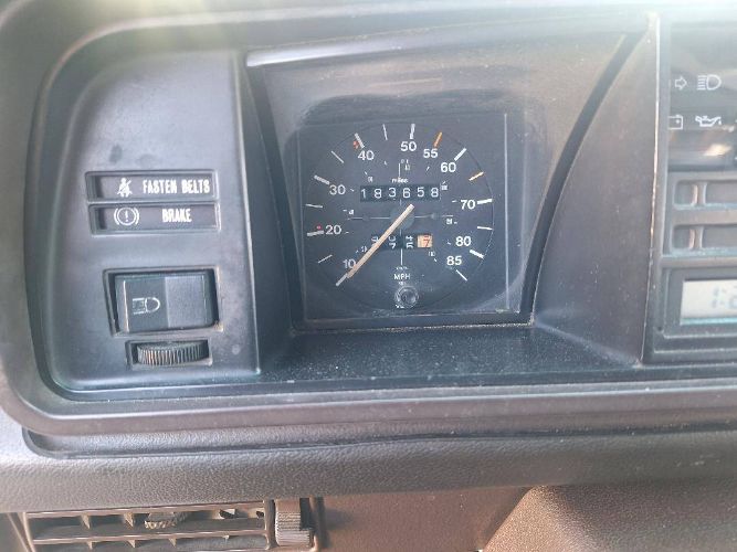 Volkswagen-Vanagon-1983-19